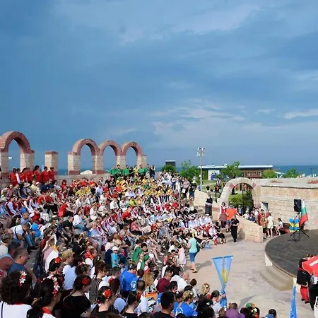 Апартамент On The Seaside Обзор